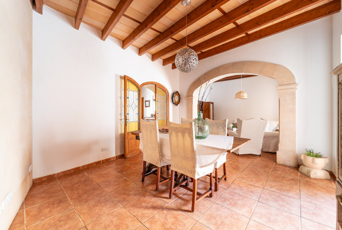 Casa mallorquina en alquiler en Campos con patio y terraza soleada