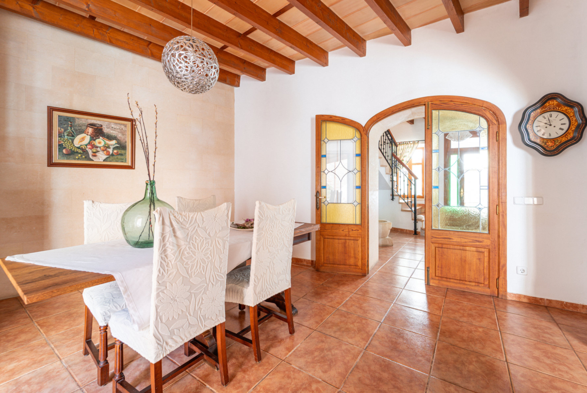 Casa mallorquina en alquiler en Campos con patio y terraza soleada