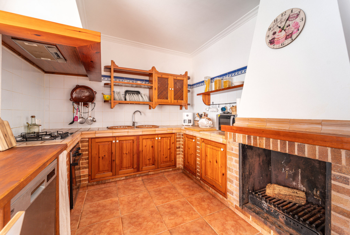Casa mallorquina en alquiler en Campos con patio y terraza soleada