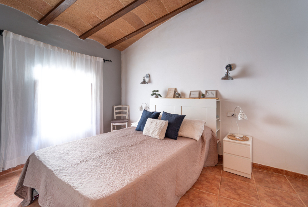 Casa mallorquina en alquiler en Campos con patio y terraza soleada