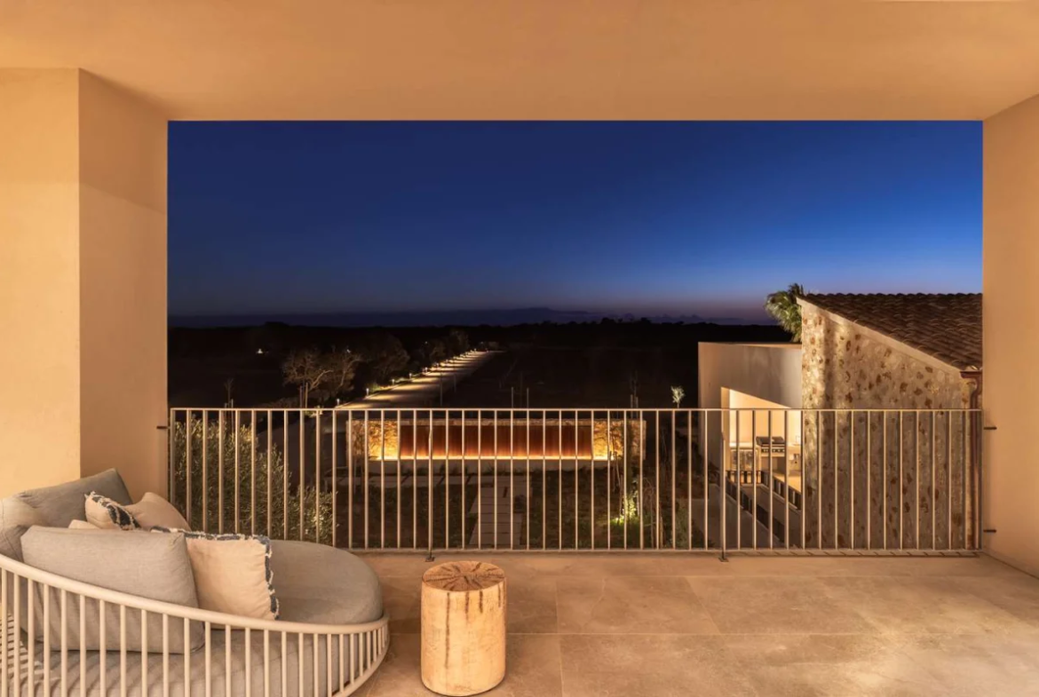 Finca de lujo nueva construcción en Santanyí: diseño minimalista y piedra natural