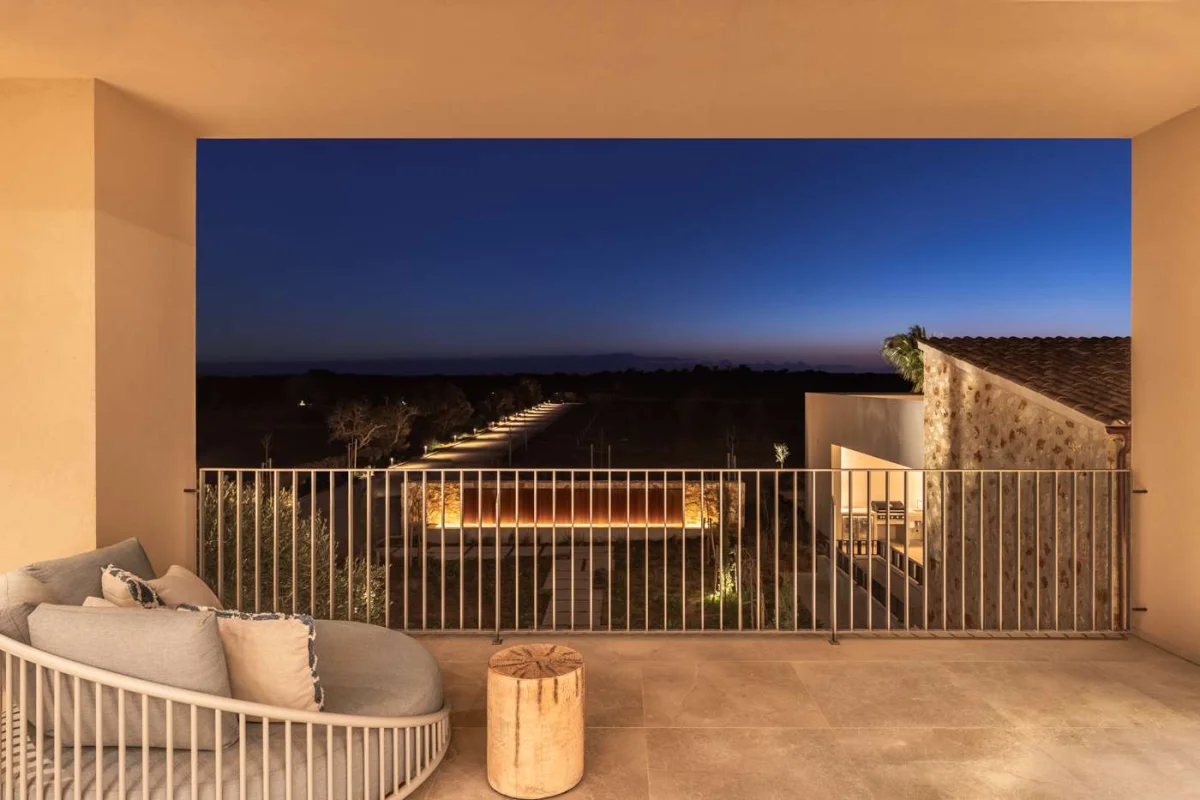 Finca de lujo nueva construcción en Santanyí: diseño minimalista y piedra natural