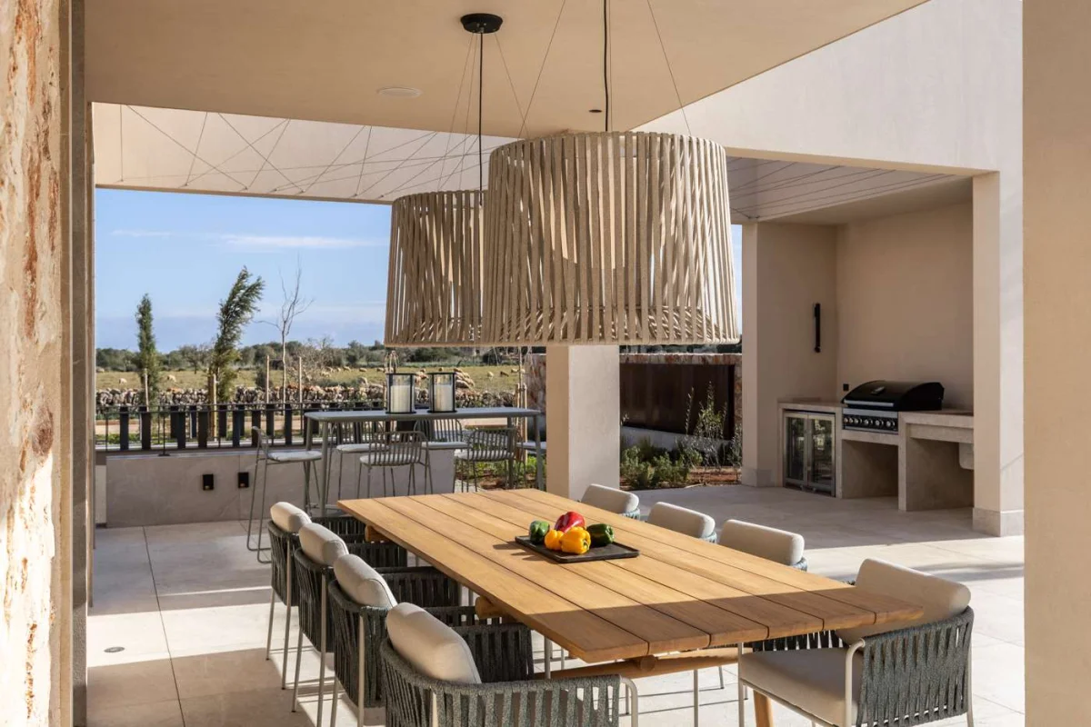 Finca de lujo nueva construcción en Santanyí: diseño minimalista y piedra natural