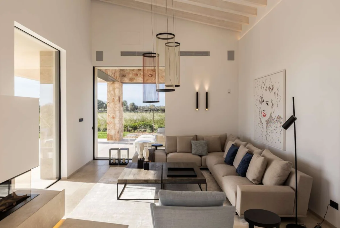 Finca de lujo nueva construcción en Santanyí: diseño minimalista y piedra natural