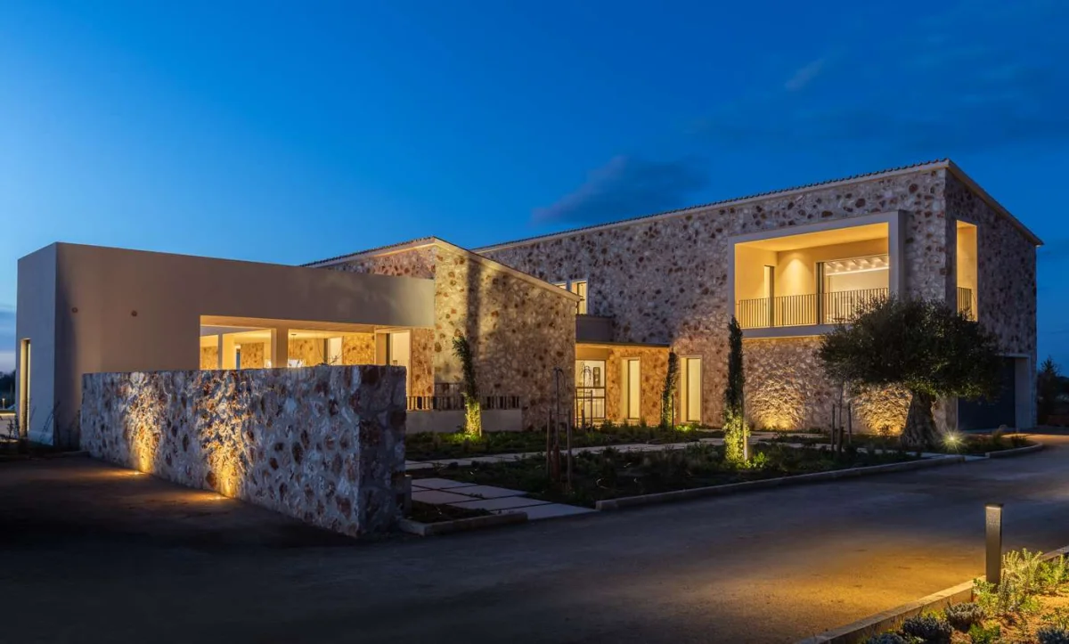 Finca de lujo nueva construcción en Santanyí: diseño minimalista y piedra natural
