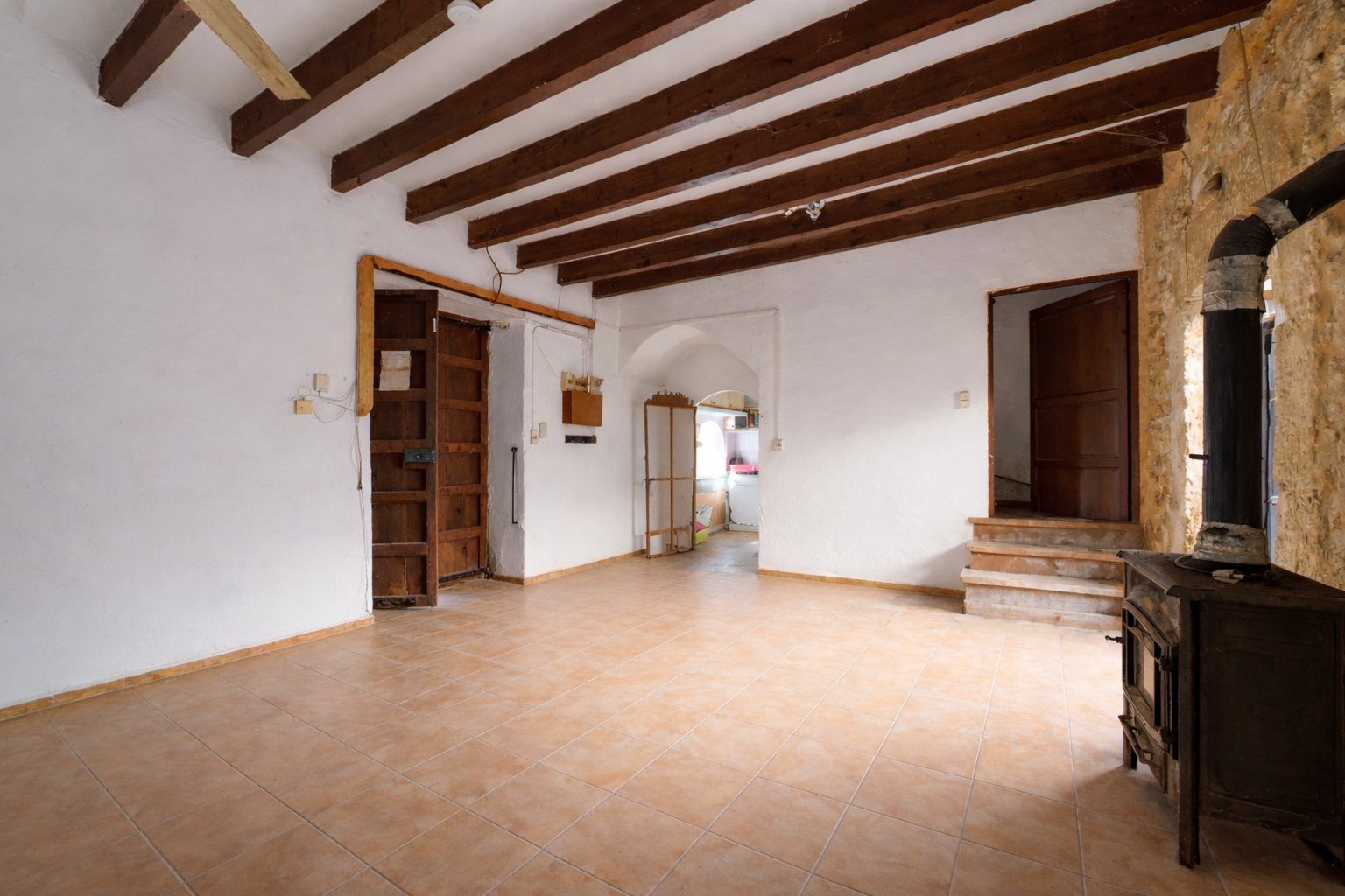 Historic Town House to Renovate in Ses Salines, 274 m² with 433 m² Plot
