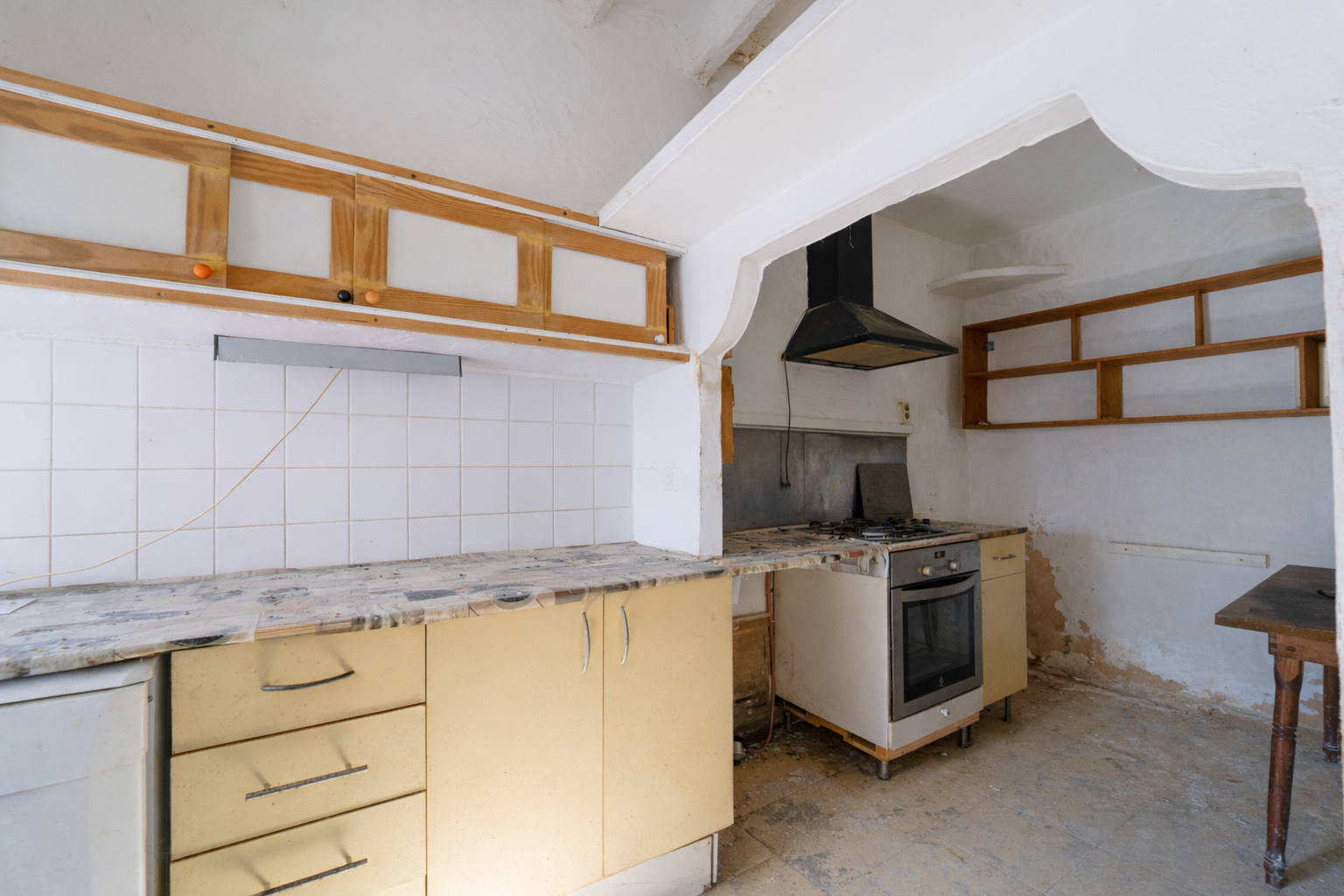 Historic Town House to Renovate in Ses Salines, 274 m² with 433 m² Plot