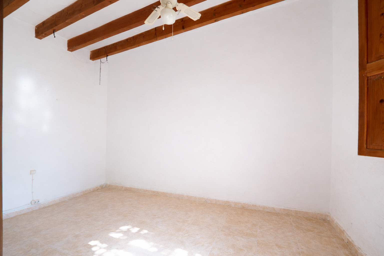 Historic Town House to Renovate in Ses Salines, 274 m² with 433 m² Plot