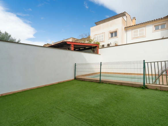 Adosado con piscina privada en Ses Salines, 146 m²