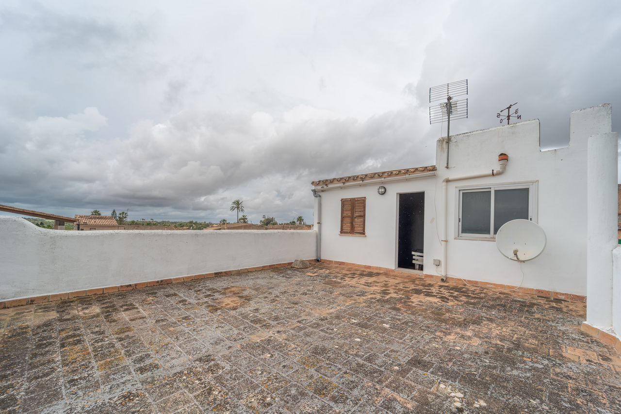 1508-Ample-apartment-to-rent-with-terrace-and-views-in-Es-Llombards-04.jpg Piso amueblado con azotea y vistas en Es Llombards