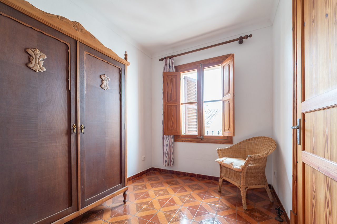 1508-Ample-apartment-to-rent-with-terrace-and-views-in-Es-Llombards-18.jpg Piso amueblado con azotea y vistas en Es Llombards