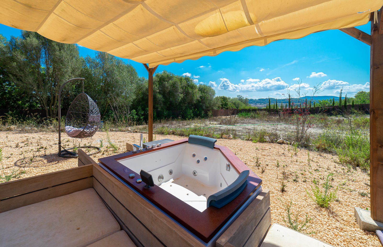 16-1222-Villasyfincasmallorca.jpg Casa de campo con piscina y vistas en Sineu, Mallorca