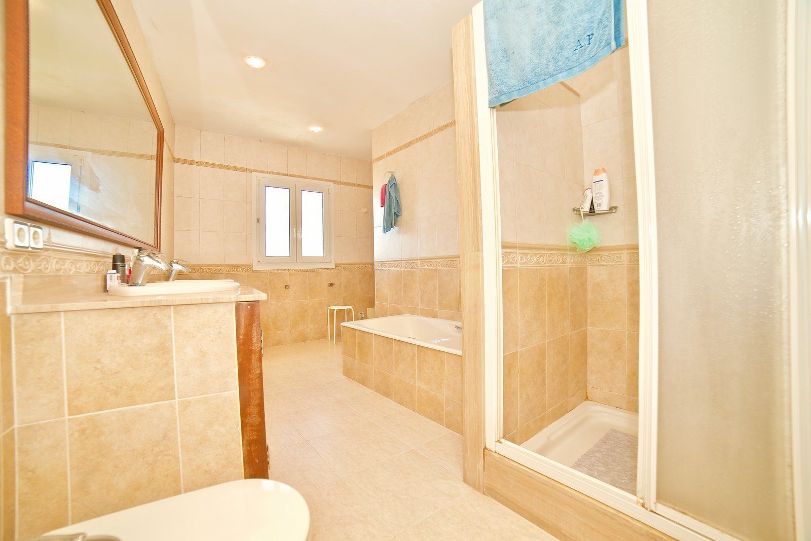 16-Villasyfincasmallorca-1.jpg Casa de pueblo renovada en venta en Santanyí con local