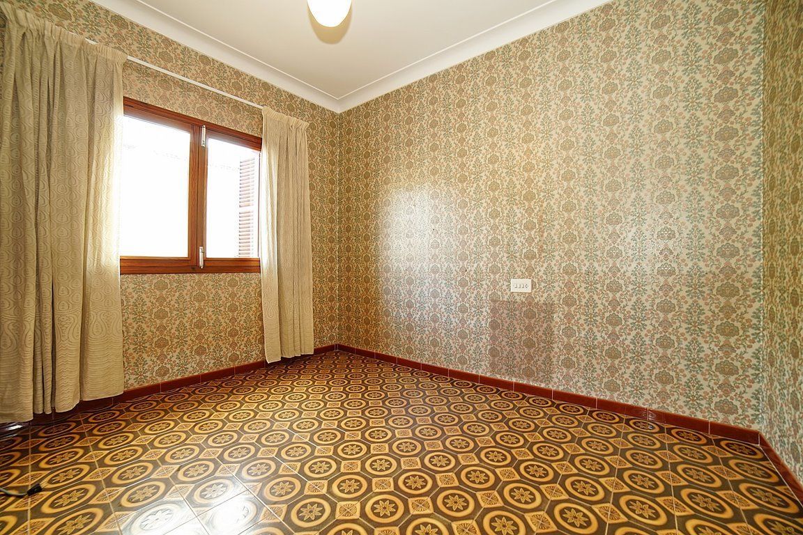 Casa de pueblo en venta en Binissalem con patio y nave anexa