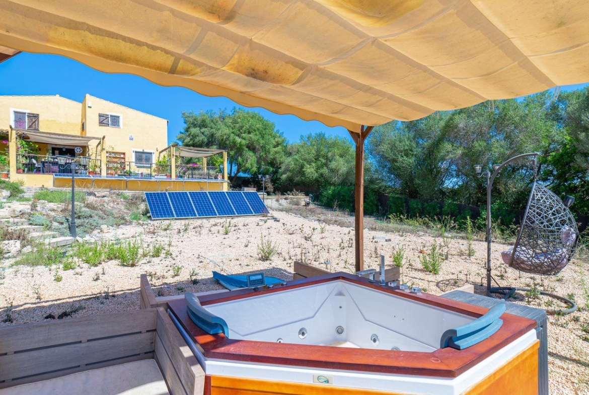 Casa de campo con piscina y vistas en Sineu, Mallorca