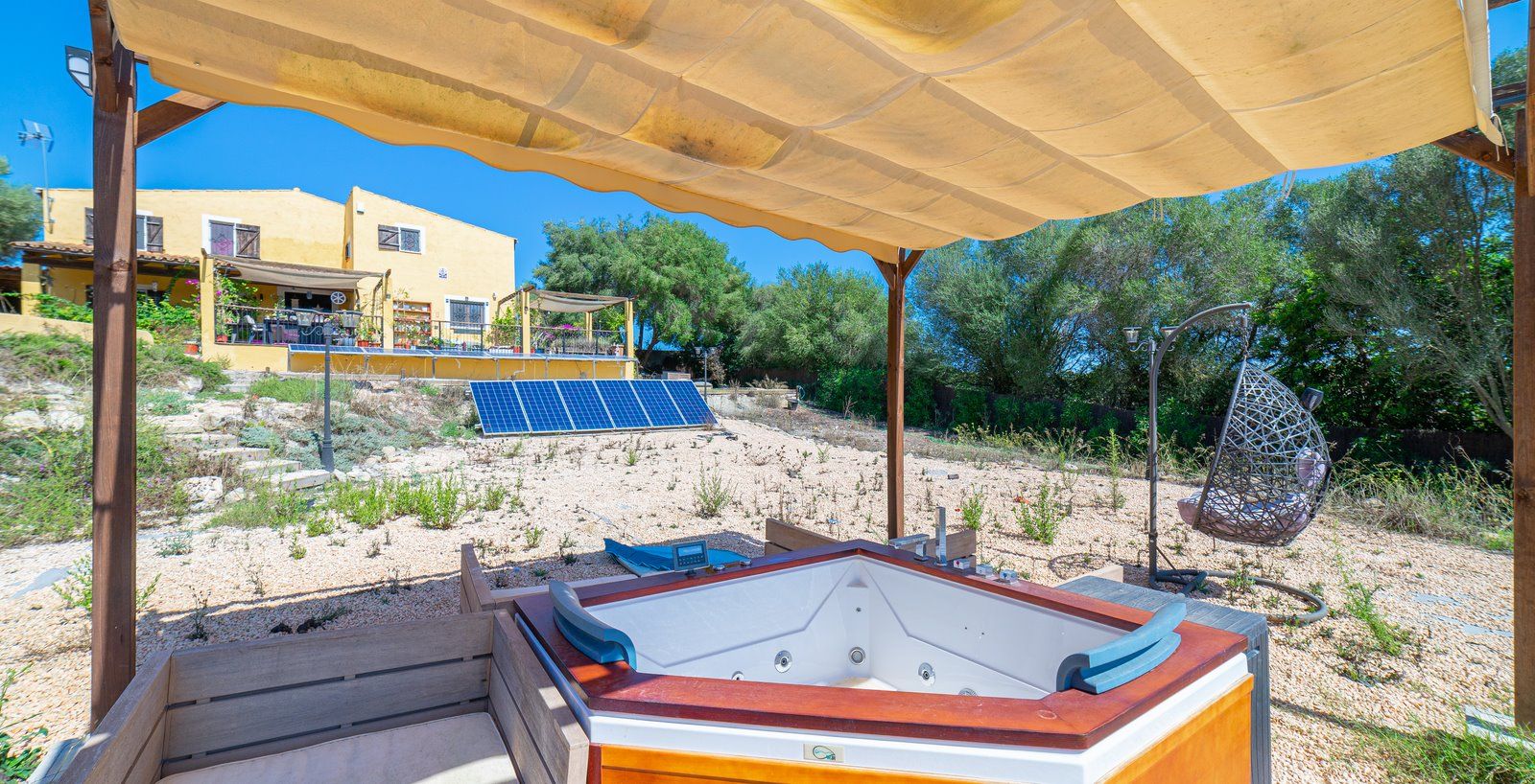 18-1222-Villasyfincasmallorca.jpg Casa de campo con piscina y vistas en Sineu, Mallorca