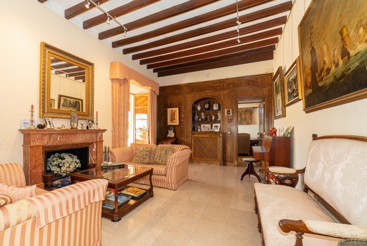 Casa familiar con piscina y vistas al Bosque de Bellver, Son Rapinya