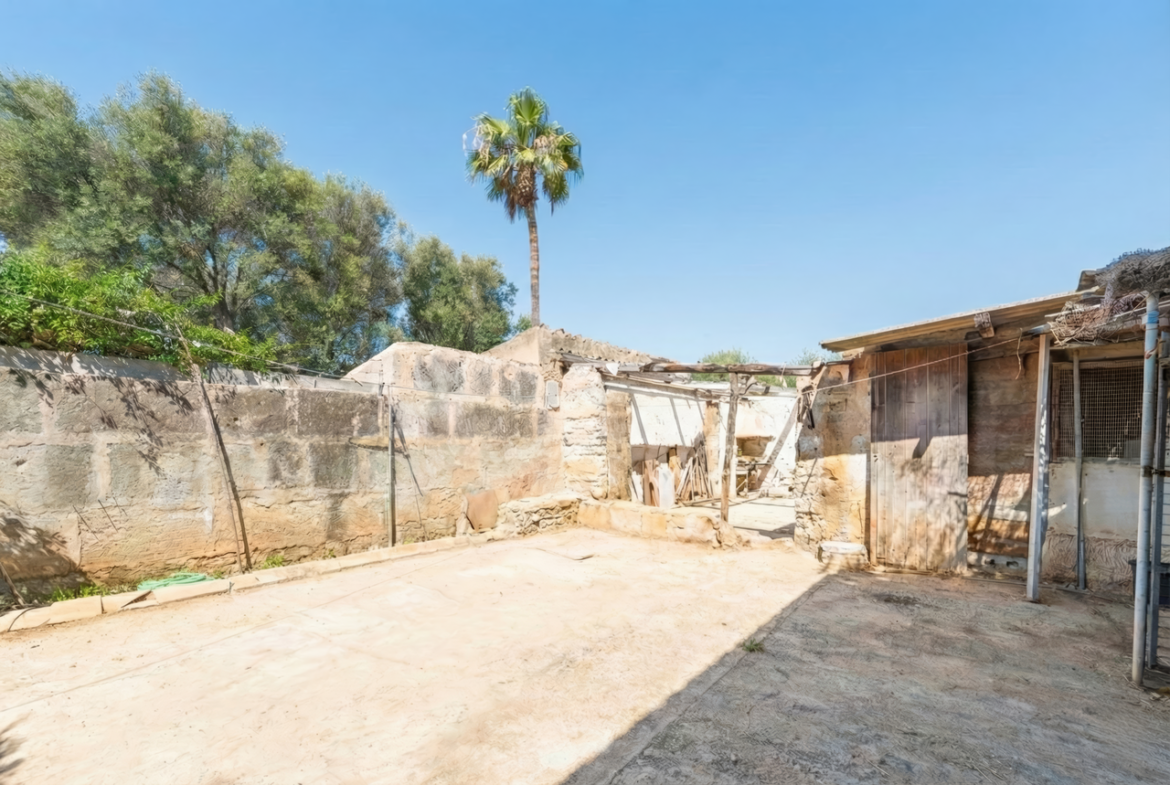 Casa de pueblo de 215 m² con dos fincas registrales y doble acceso en Ses Salines