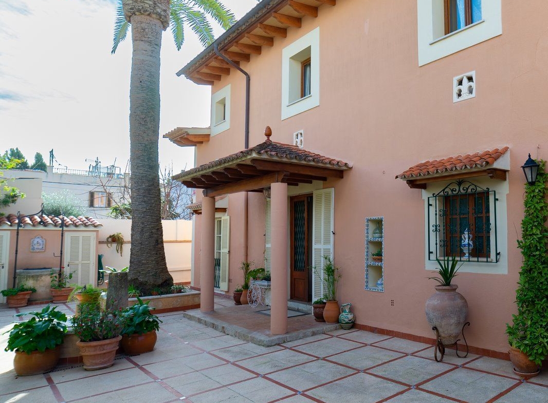 Casa familiar con piscina y vistas al Bosque de Bellver, Son Rapinya