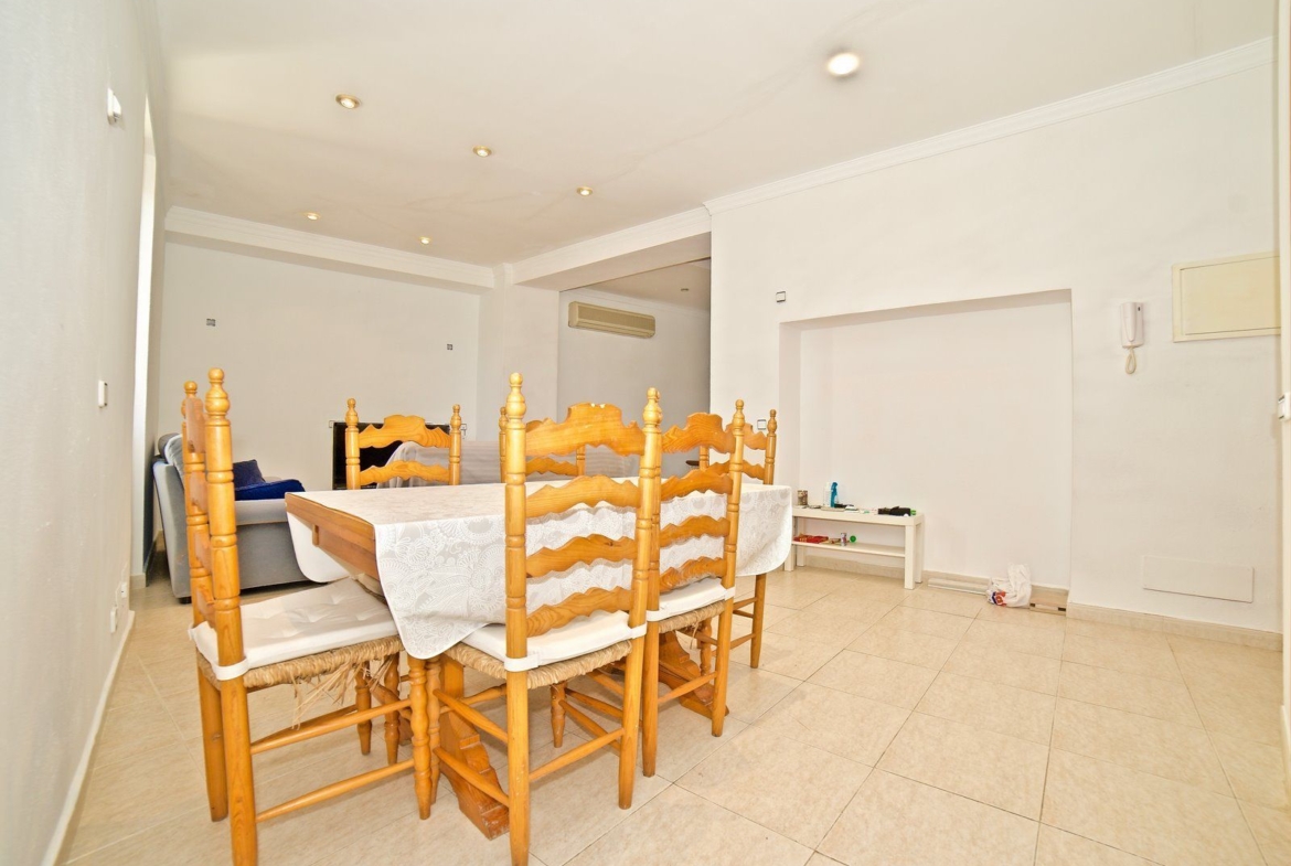 Casa de pueblo renovada en venta en Santanyí con local