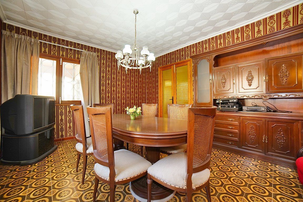 Casa de pueblo en venta en Binissalem con patio y nave anexa