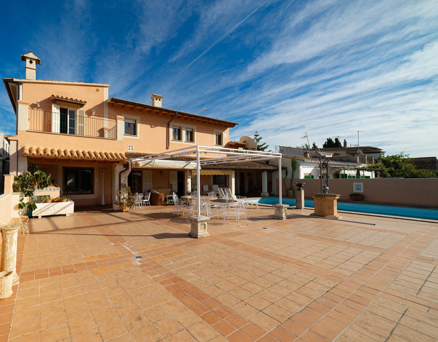 20-1240-Villasyfincasmallorca.jpg Casa familiar con piscina y vistas al Bosque de Bellver, Son Rapinya