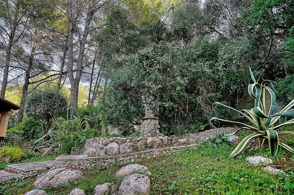 Villa con vistas y piscina en la Sierra de Tramuntana – Esporles
