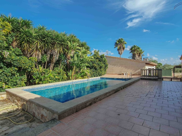 Casa de campo con piscina y casa de invitados en Campos