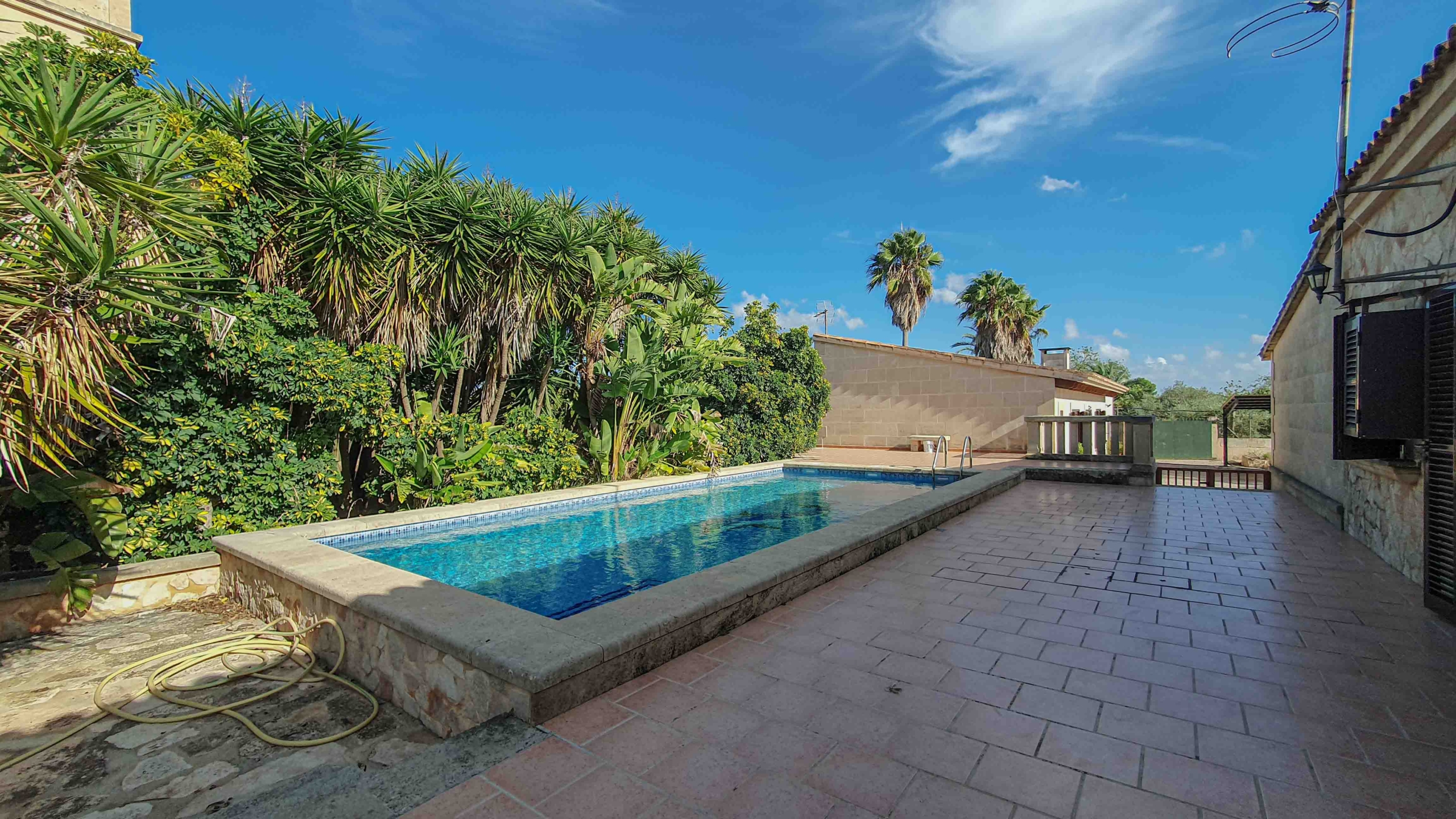Casa de campo con piscina y casa de invitados en Campos