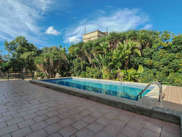 Casa de campo con piscina y casa de invitados en Campos