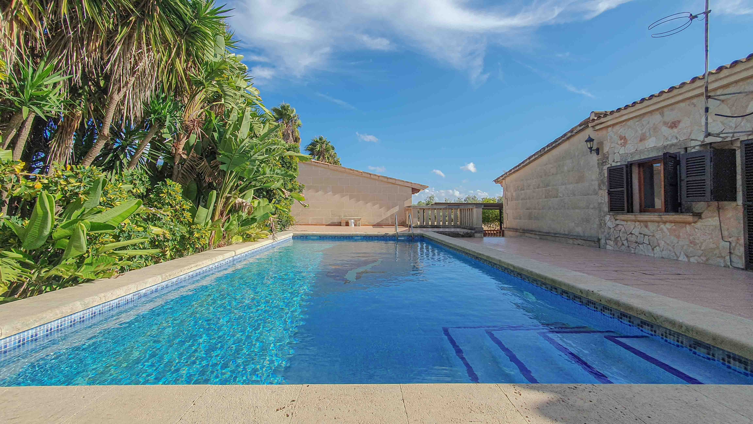 Casa de campo con piscina y casa de invitados en Campos