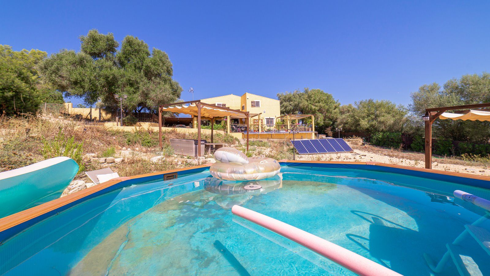 21-1222-Villasyfincasmallorca.jpg Casa de campo con piscina y vistas en Sineu, Mallorca