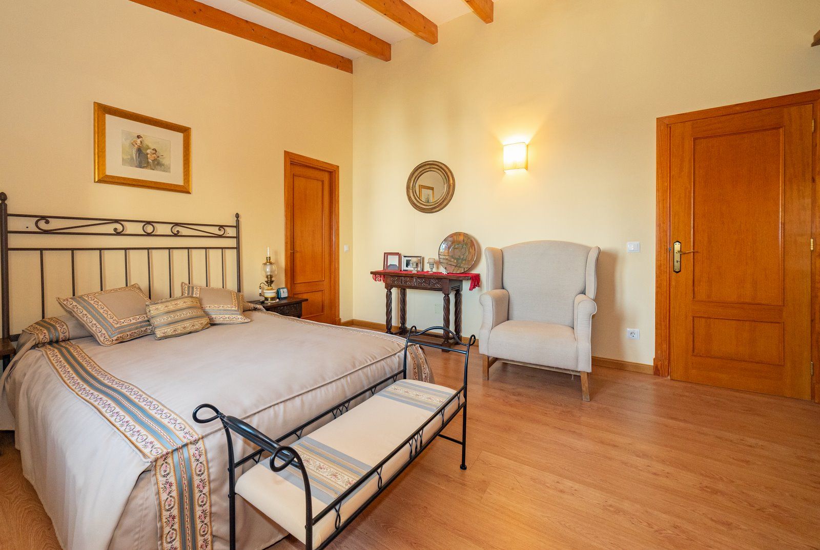 21-1240-Villasyfincasmallorca.jpg Casa familiar con piscina y vistas al Bosque de Bellver, Son Rapinya