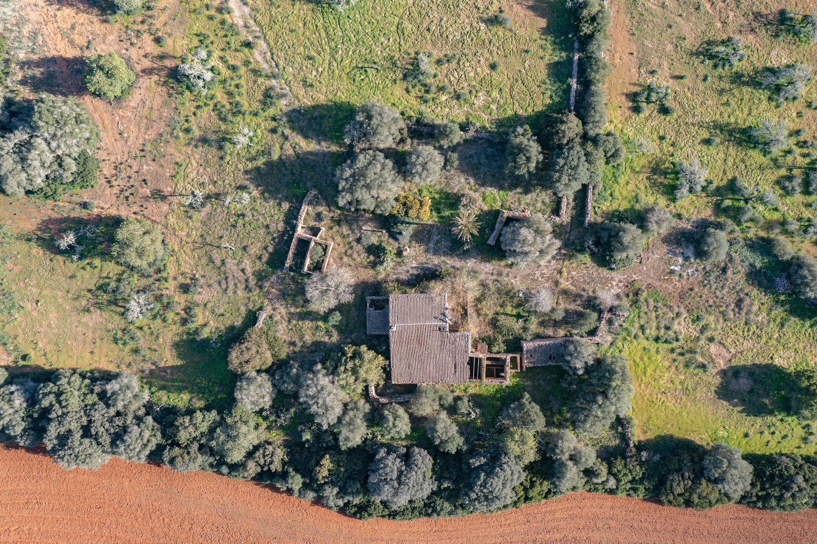 21-866-Villasyfincasmallorca.jpg Finca rústica junto a Cala Pí — 136.400 m², término Llucmajor, a 10 min de la costa