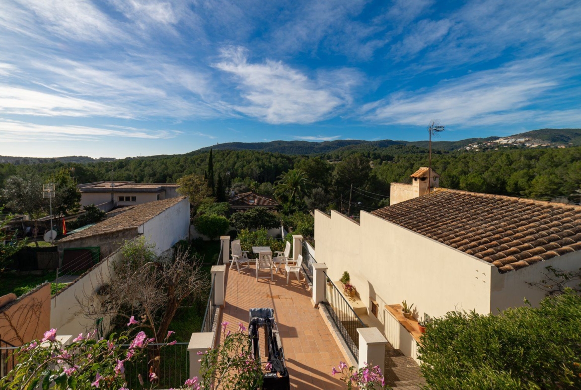 Casa familiar con piscina y vistas al Bosque de Bellver, Son Rapinya