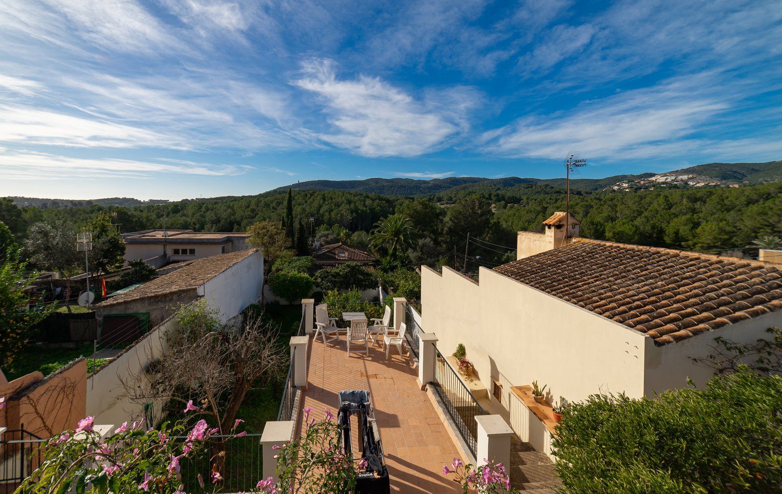 22-1240-Villasyfincasmallorca.jpg Casa familiar con piscina y vistas al Bosque de Bellver, Son Rapinya
