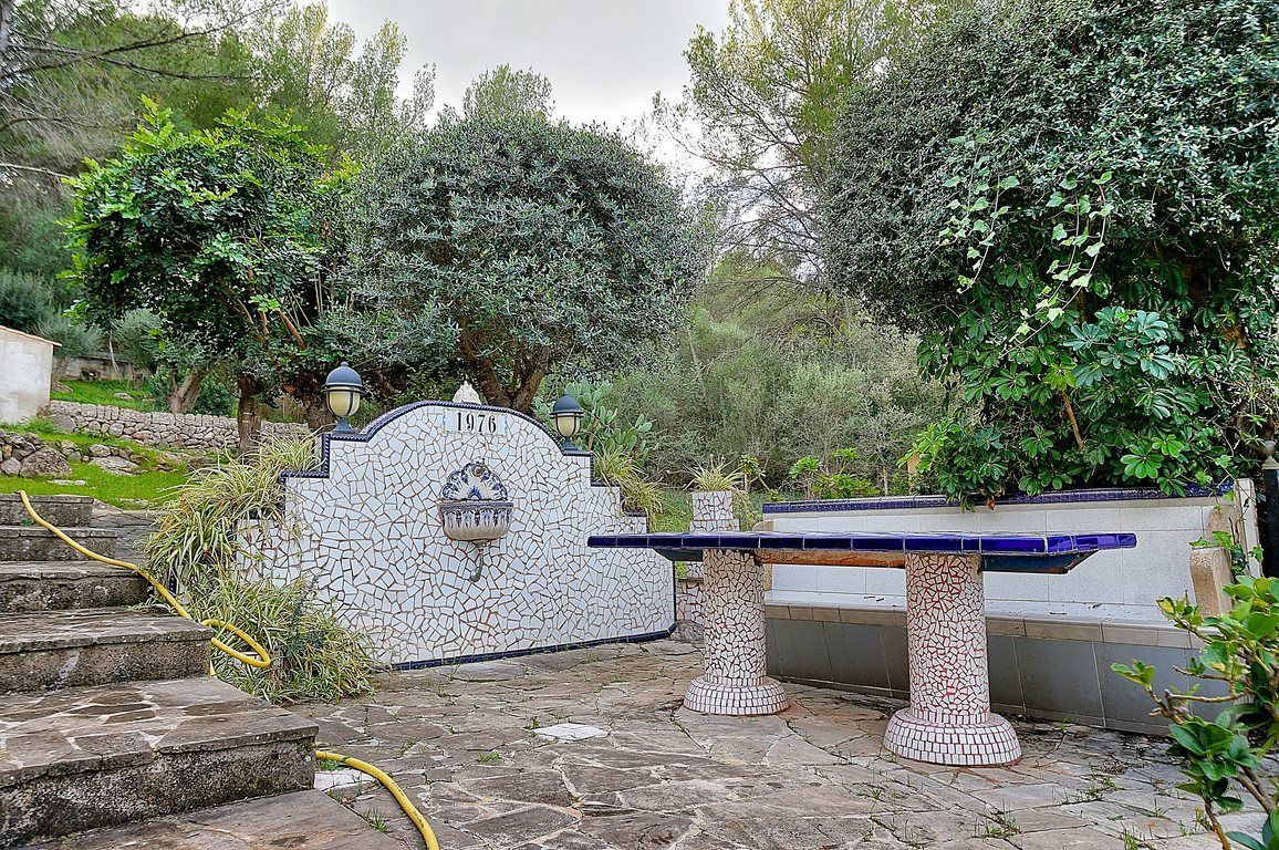 Villa con vistas y piscina en la Sierra de Tramuntana – Esporles