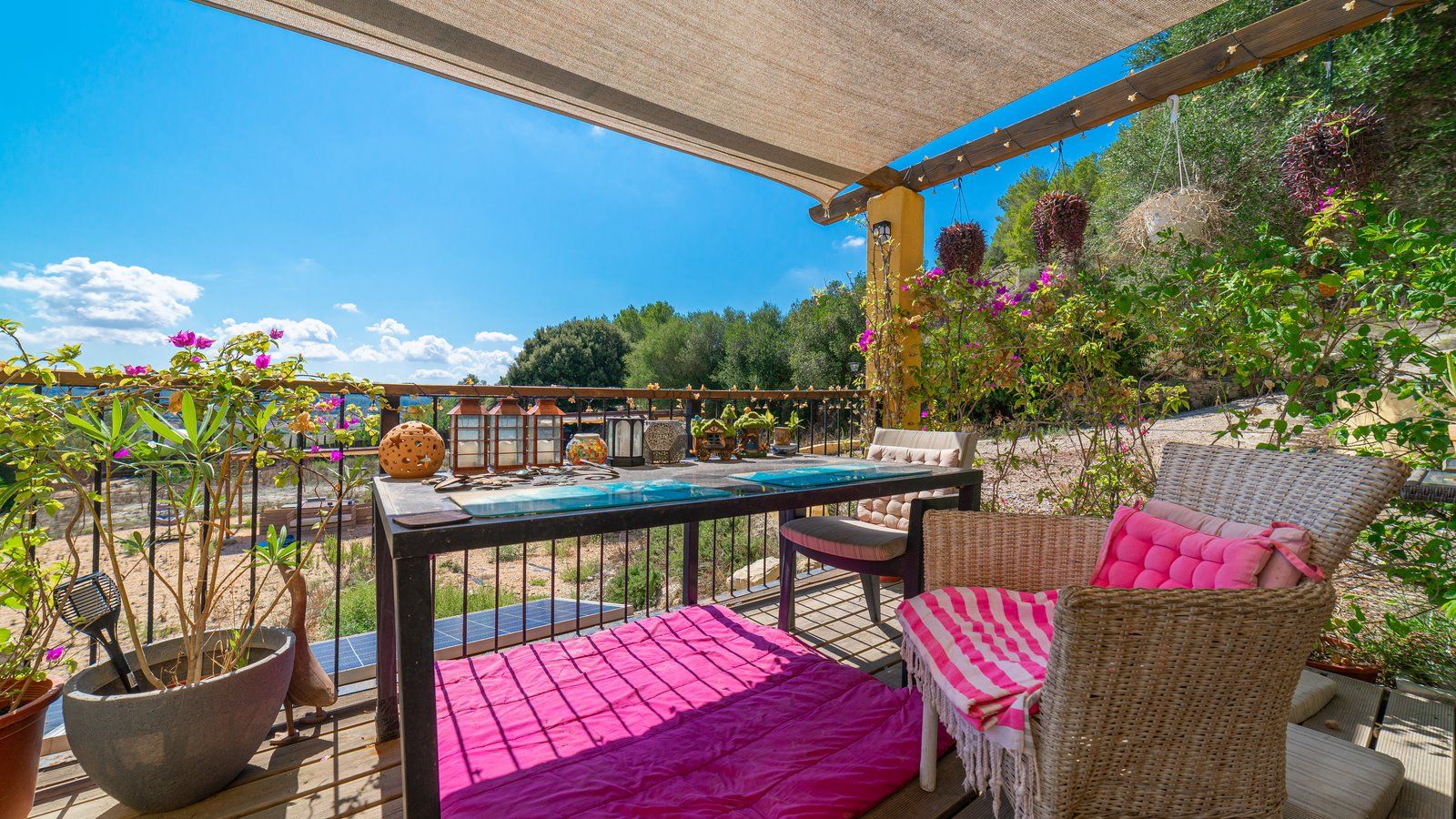 25-1222-Villasyfincasmallorca.jpg Casa de campo con piscina y vistas en Sineu, Mallorca
