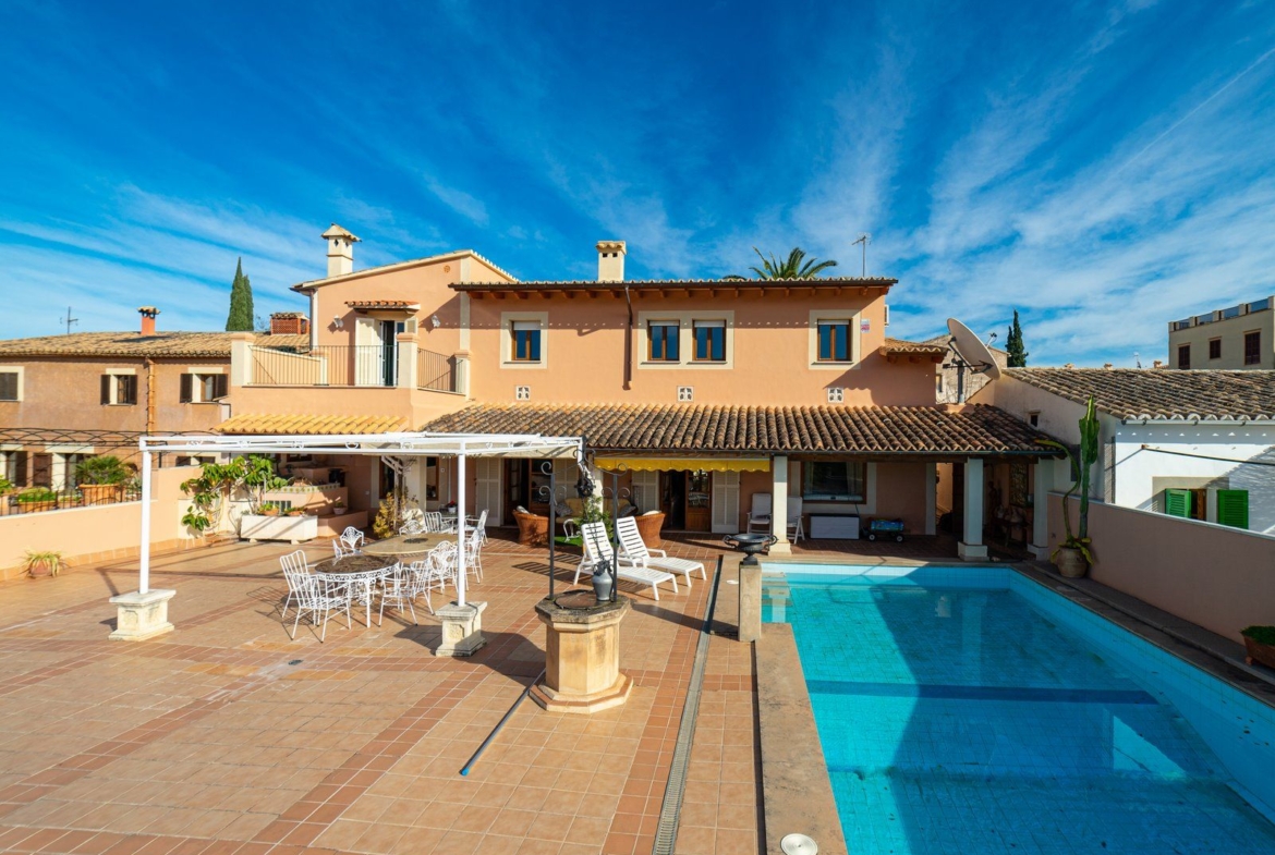 Casa familiar con piscina y vistas al Bosque de Bellver, Son Rapinya