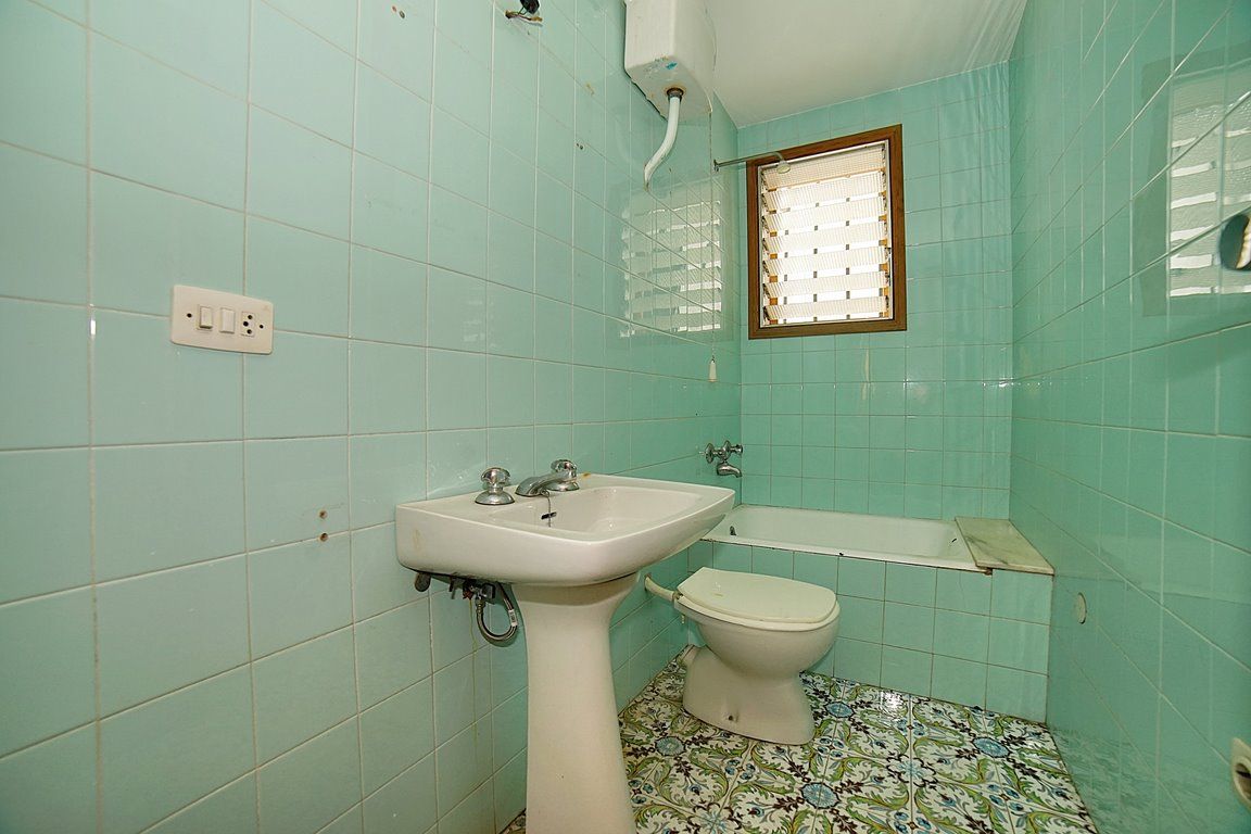 Casa de pueblo en venta en Binissalem con patio y nave anexa