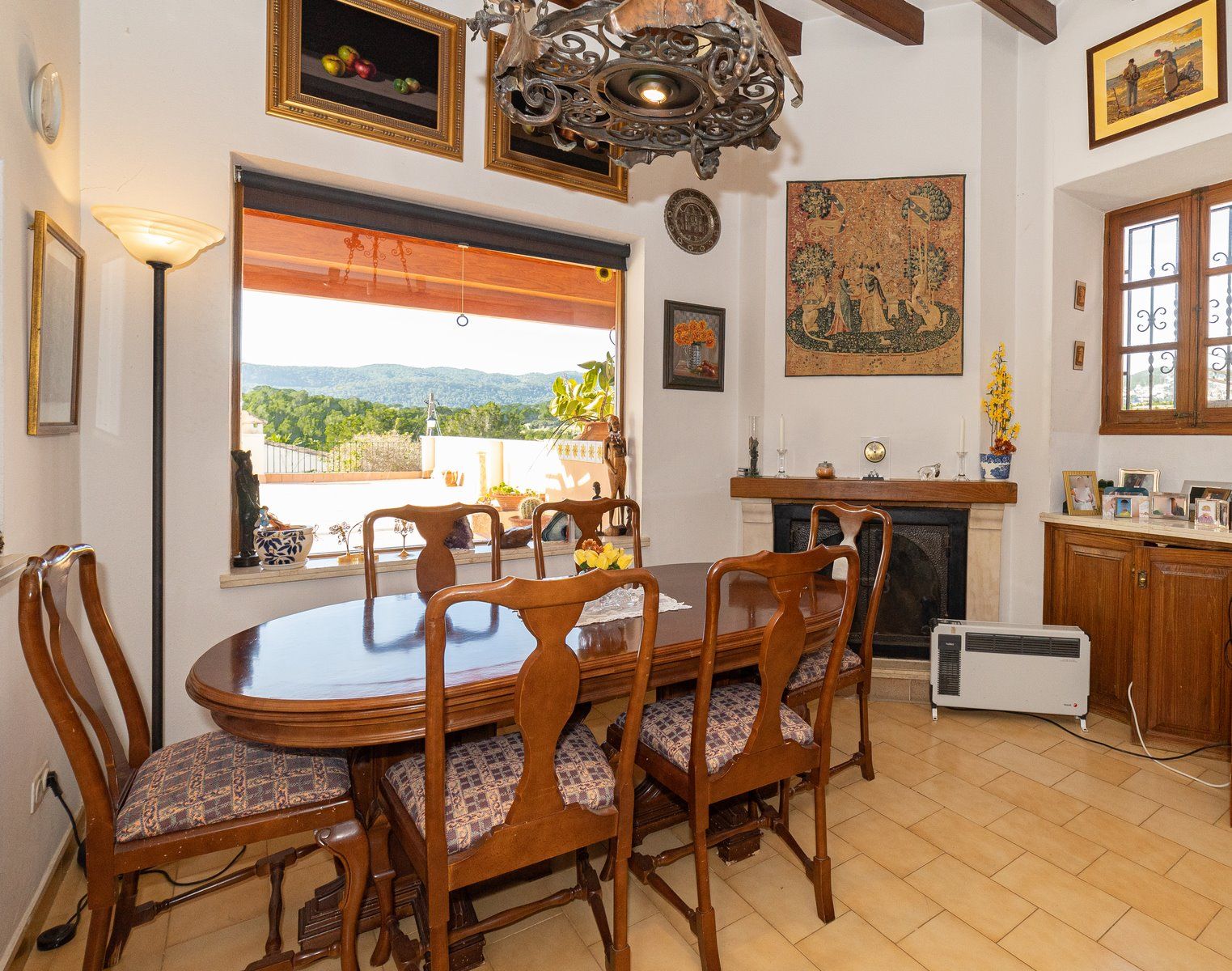 27-1240-Villasyfincasmallorca.jpg Casa familiar con piscina y vistas al Bosque de Bellver, Son Rapinya