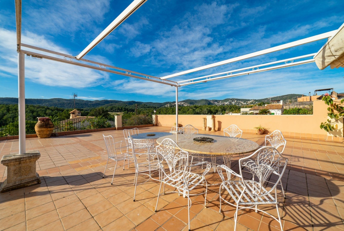 Casa familiar con piscina y vistas al Bosque de Bellver, Son Rapinya