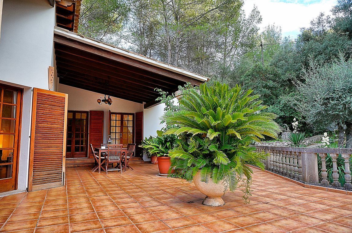 Villa con vistas y piscina en la Sierra de Tramuntana – Esporles
