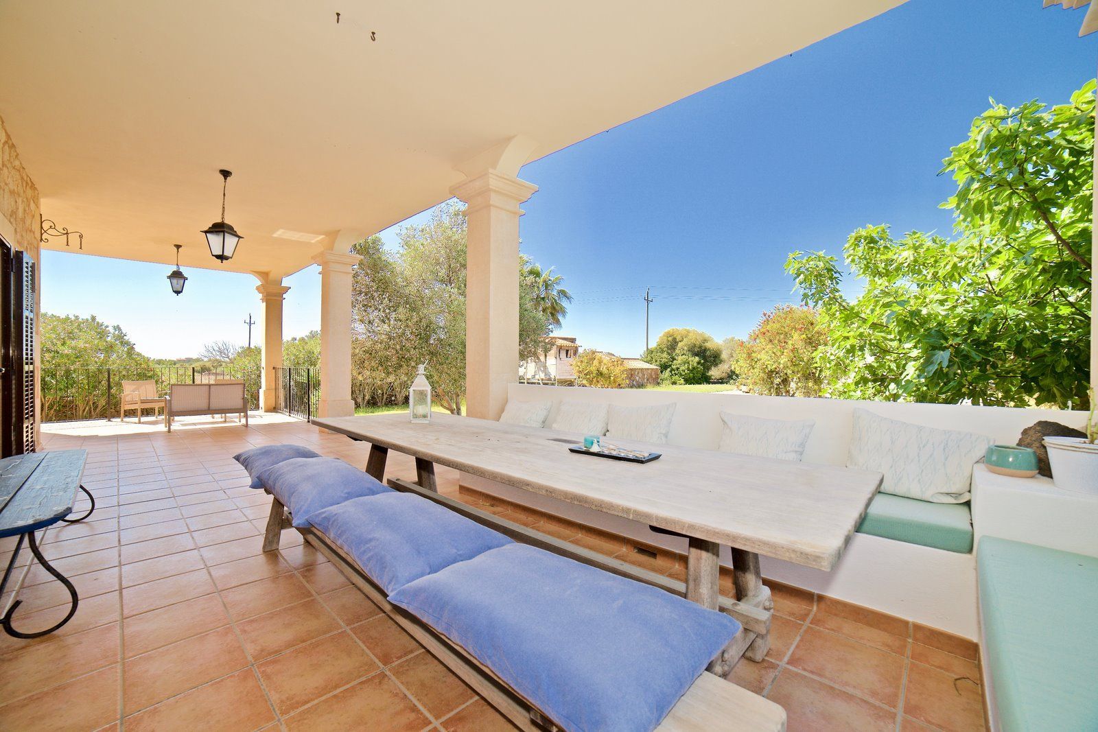 Casa de campo con piscina y vistas al mar en Es Llombards