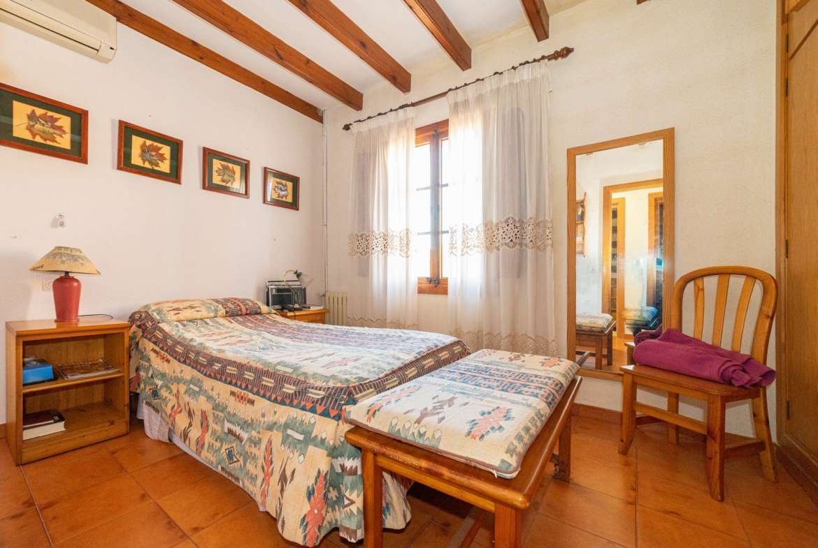 Casa familiar con piscina y vistas al Bosque de Bellver, Son Rapinya