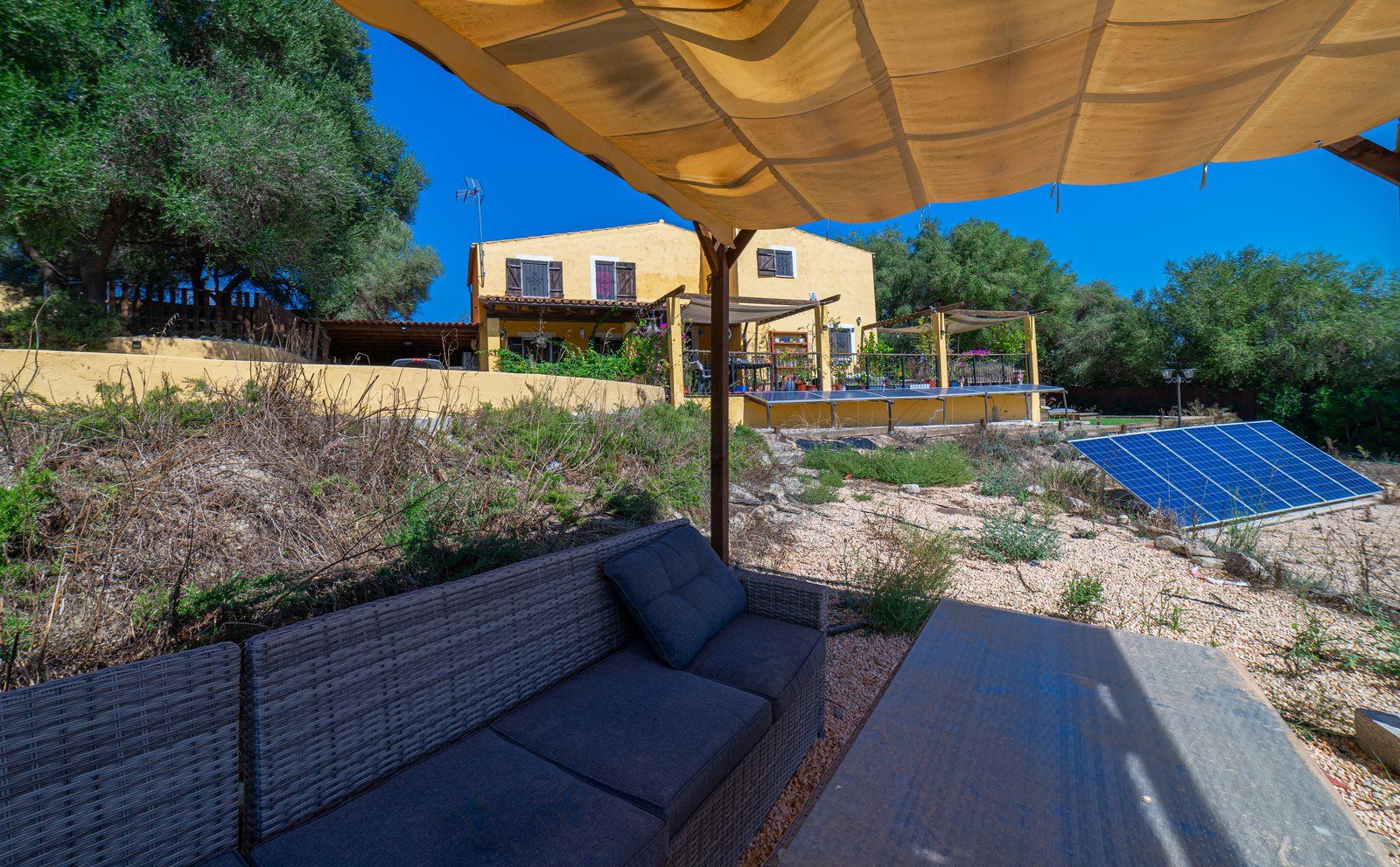 3-1222-Villasyfincasmallorca.jpg Casa de campo con piscina y vistas en Sineu, Mallorca