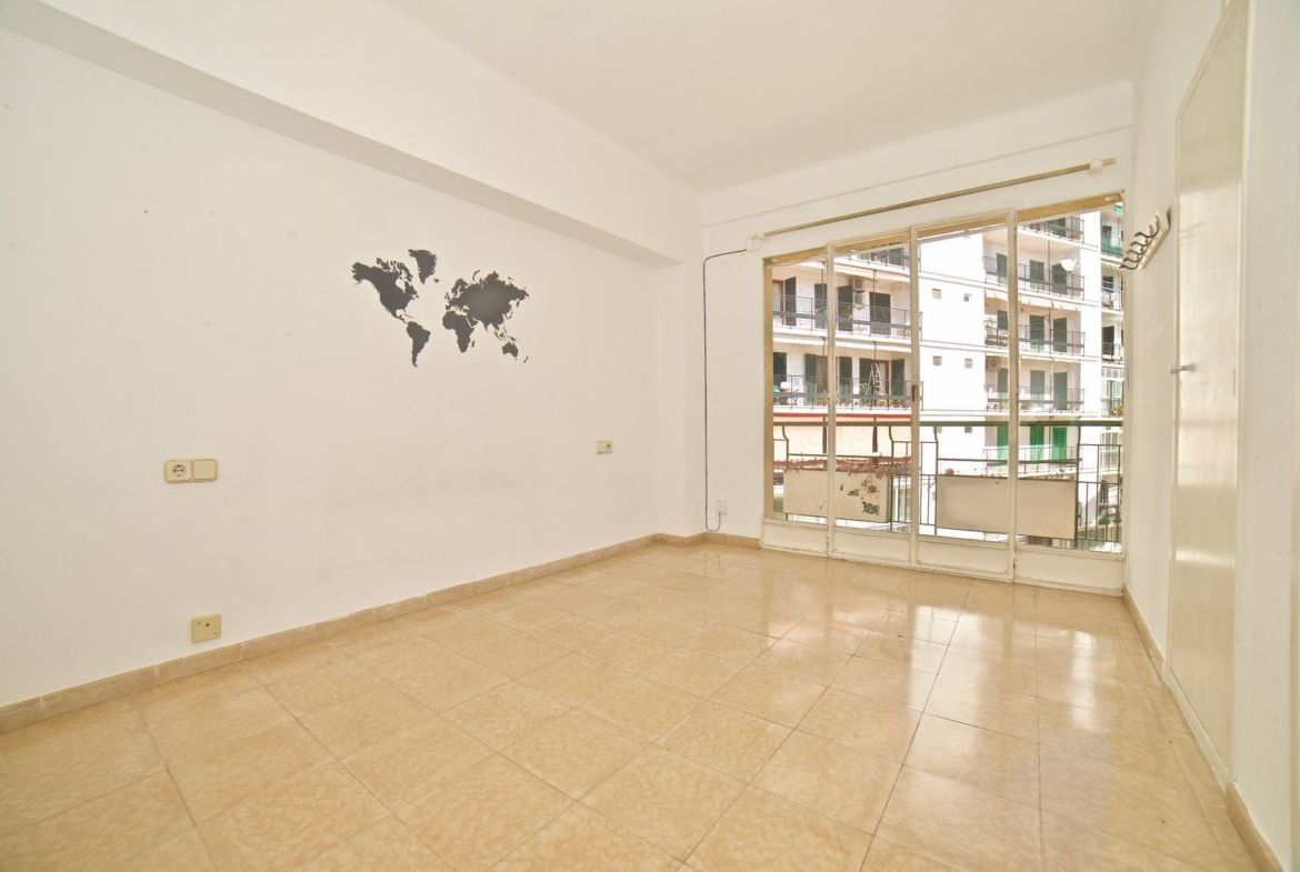 Piso con balcón junto a Jaime III en Palma de Mallorca