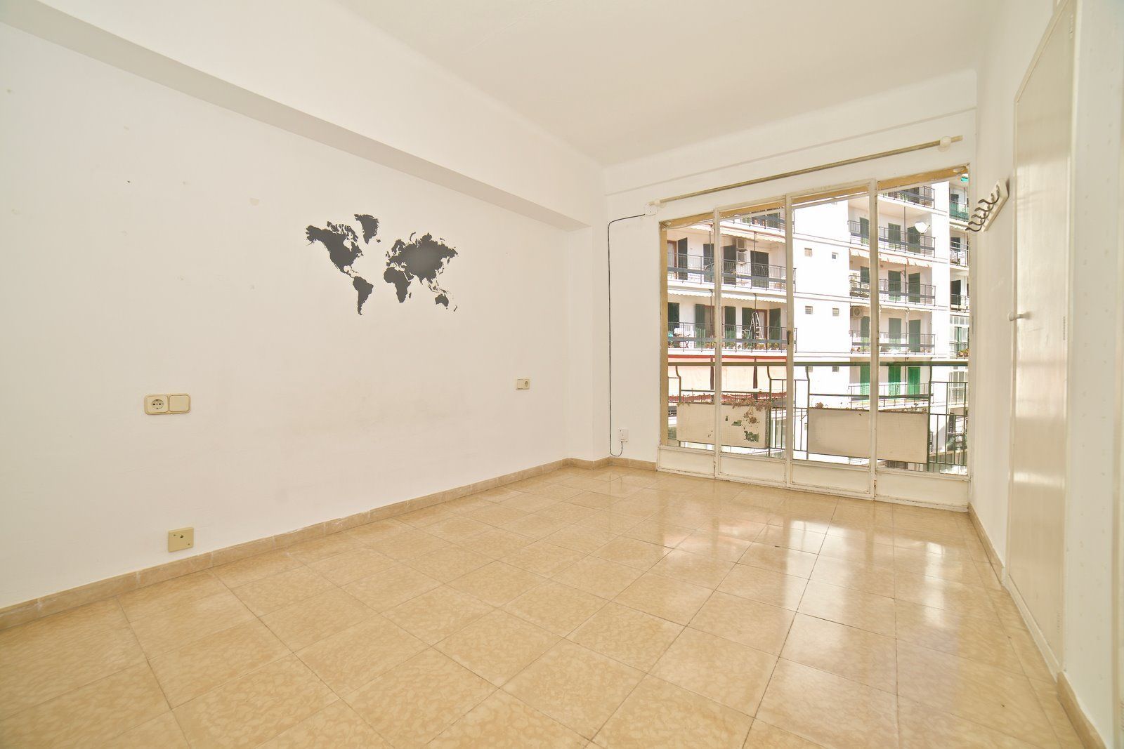 3-Villasyfincasmallorca-6.jpg Piso con balcón junto a Jaime III en Palma de Mallorca