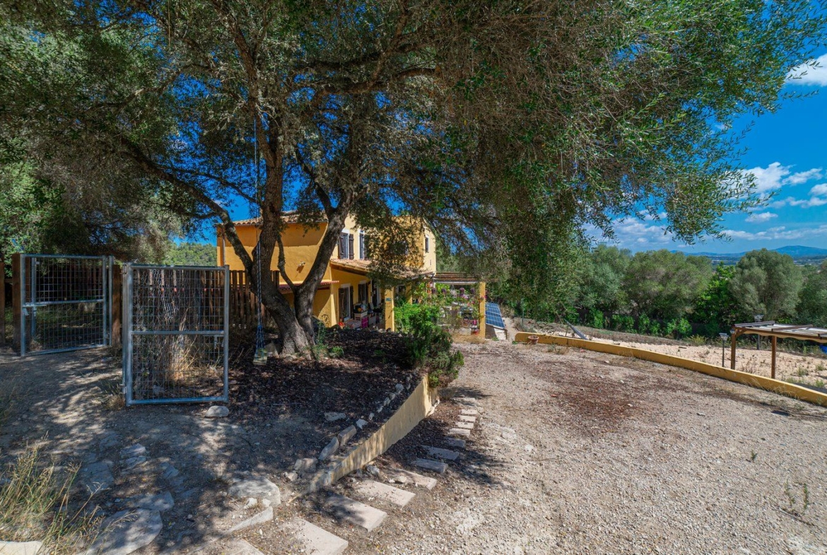 Casa de campo con piscina y vistas en Sineu, Mallorca