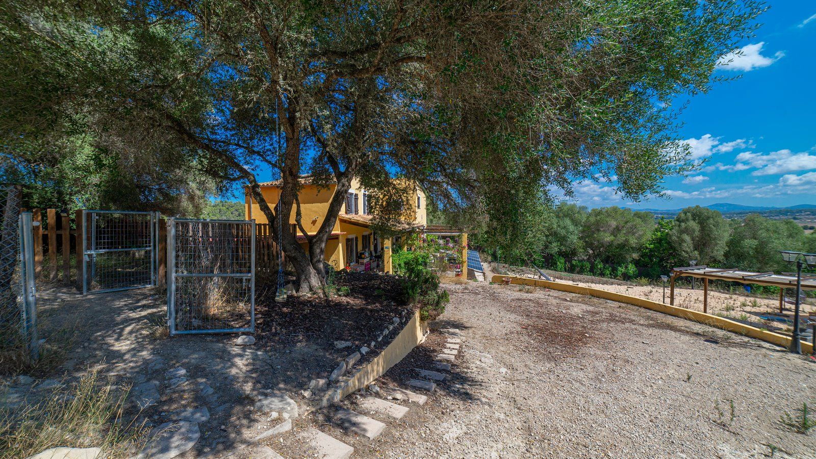 32-1222-Villasyfincasmallorca.jpg Casa de campo con piscina y vistas en Sineu, Mallorca